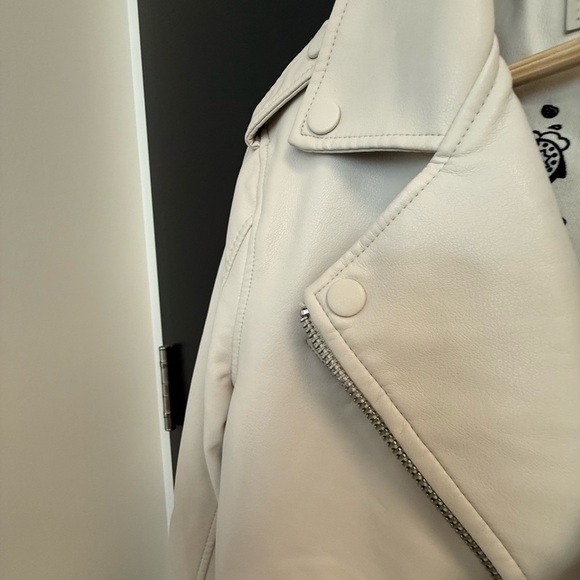 Blank NYC M (Anthropologie) vegan leather worn once! Biker Jacket-great hardware - Picture 5 of 15